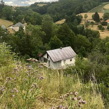 Dedina Kuca Pod Mucnjem イヴァニツァ