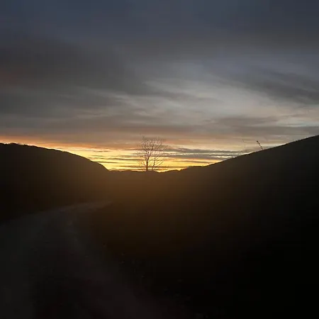 別荘 Dedina Kuca Pod Mucnjem イヴァニツァ