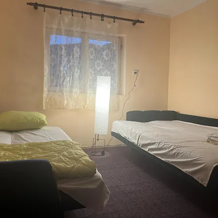 Dedina Kuca Pod Mucnjem